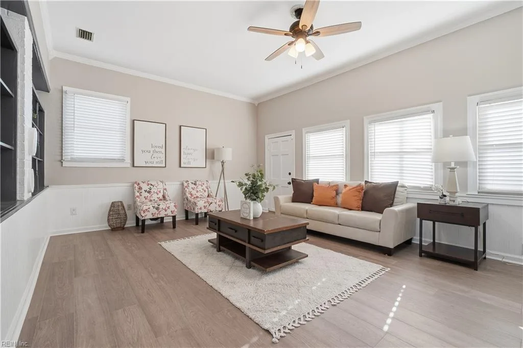 6836 Elwood RD, Suffolk — 4 bed Residential, 2,100 sqft