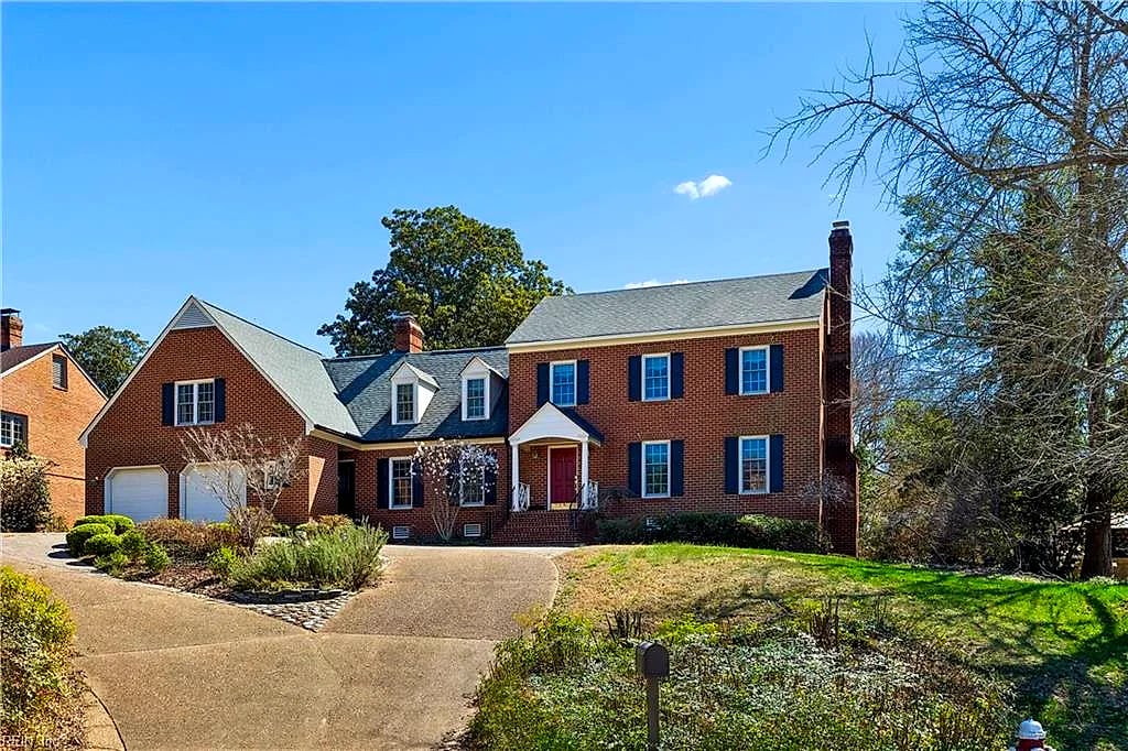 10 W Governor DR, Newport News — 4 bed Residential, 3,555 sqft