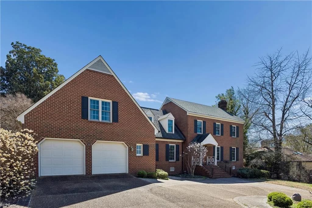 10 W Governor DR, NEWPORTNEWS VA 23602 - Photo 4