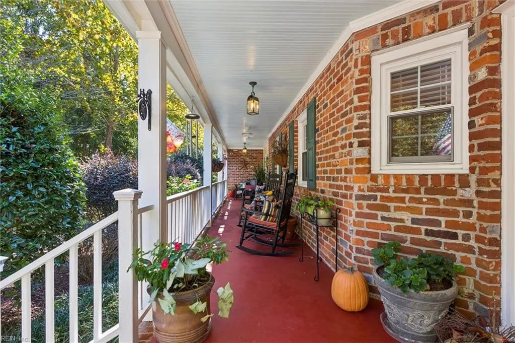 105 Sherwood DR, WILLIAMSBURG VA 23185 - Photo 4