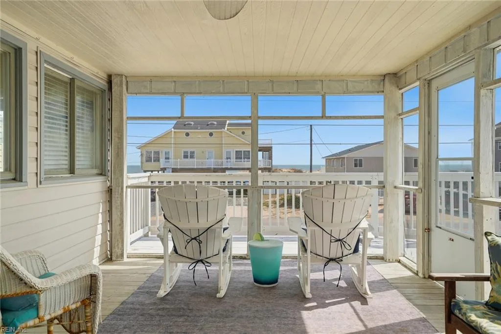 3637 Sandfiddler RD, Virginia Beach — 5 bed Residential, 2,272 sqft