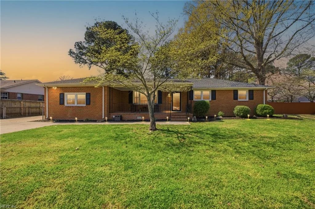 1248 Kingsway DR, Chesapeake — 3 bed Residential, 2,203 sqft