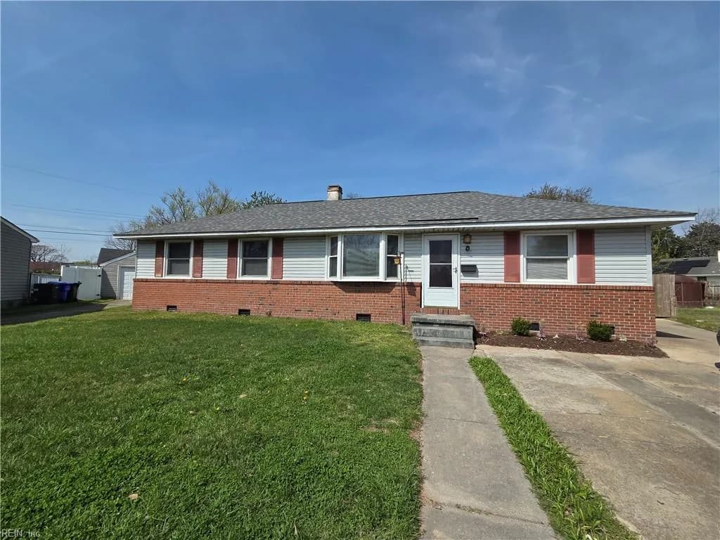 1724 Lakeland DR, NORFOLK VA 23518 - Main photo