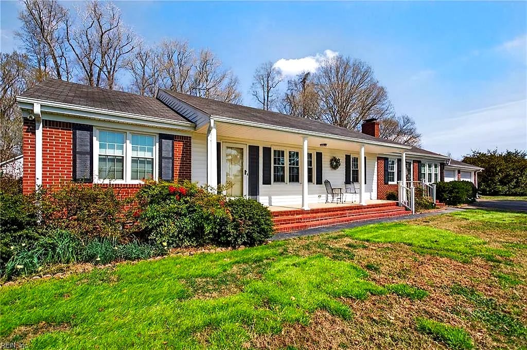 1316 Head Of River RD, Chesapeake — 3 bed Residential, 2,626 sqft