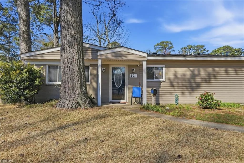 221 Cassady AVE, Virginia Beach — 4 bed Residential, 1,148 sqft