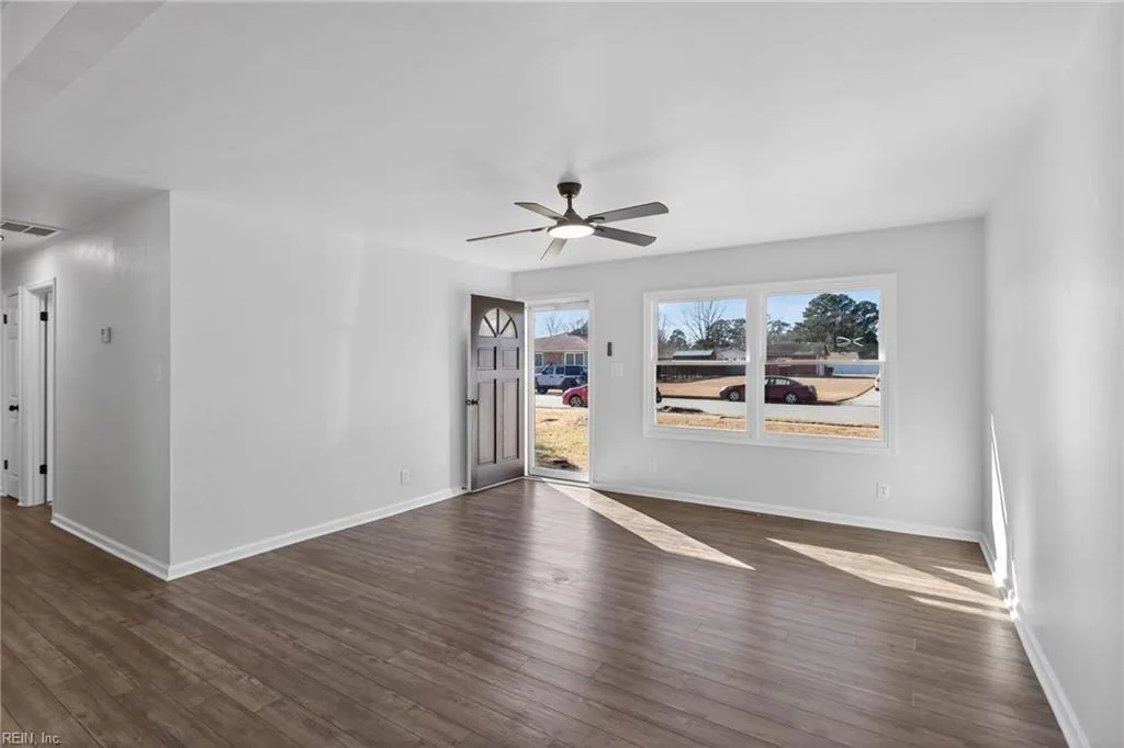 3728 Cardinal LN, PORTSMOUTH VA 23703 - Photo 5