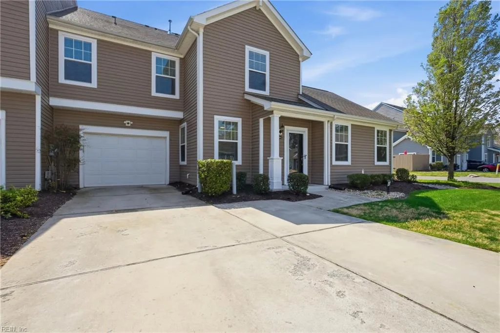943 Vineyard PL #A, Suffolk — 4 bed Residential, 1,739 sqft