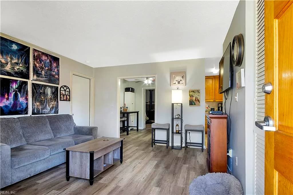 107 Fort Worth ST, HAMPTON VA 23669 - Photo 2