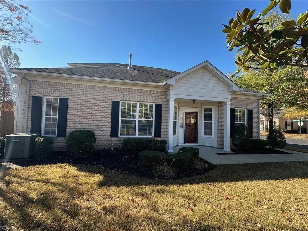 1463 Otterbourne CIR, CHESAPEAKE VA 23320 - Photo 2