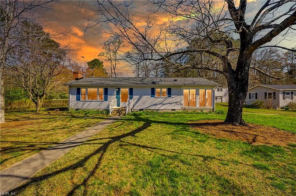 621 Shore DR, HARTFIELD VA 23071 - Main photo