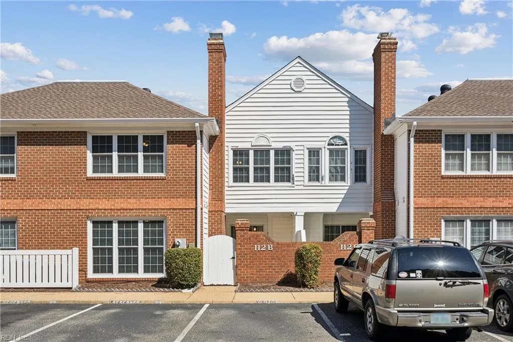 112 Chippenham DR #B, YORKTOWN VA 23693 - Photo 2