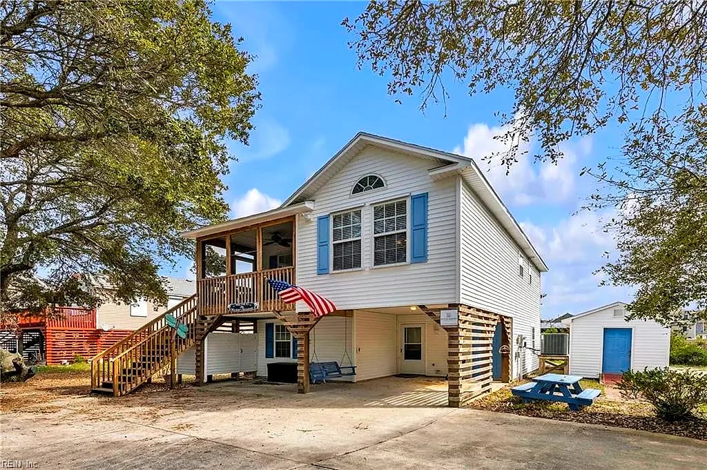 115 E Crocker RD, Nags Head — 4 bed Residential, 1,670 sqft