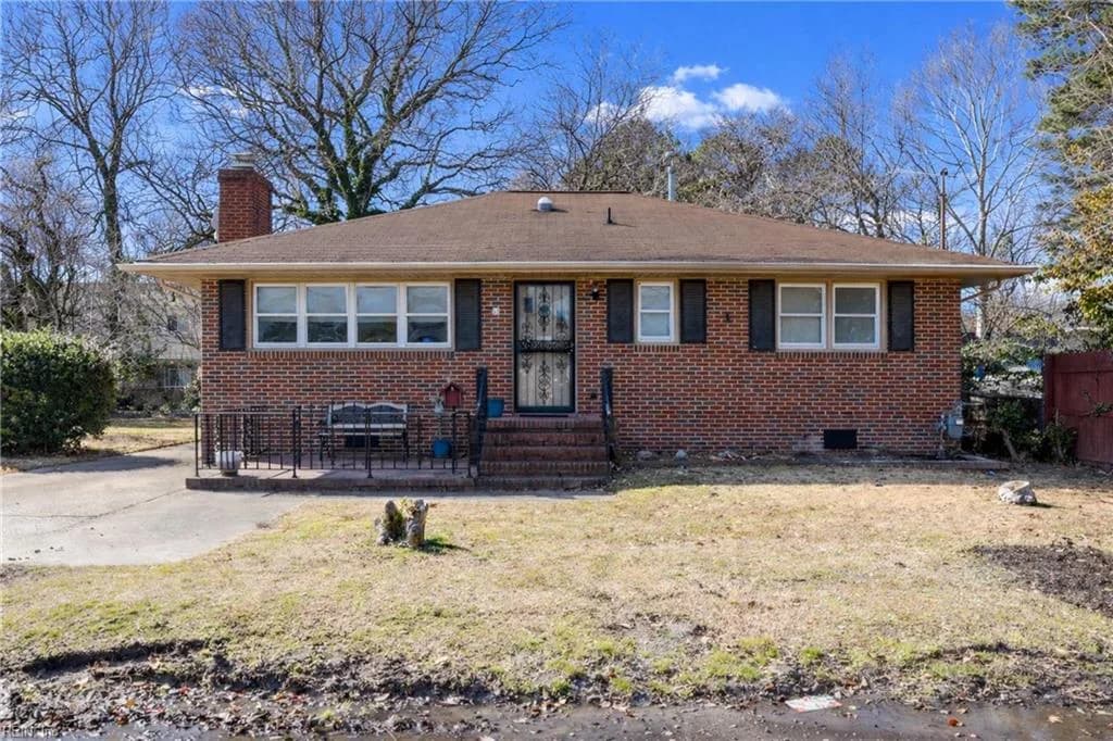 55 Calhoun ST, HAMPTON VA 23669 - Photo 2