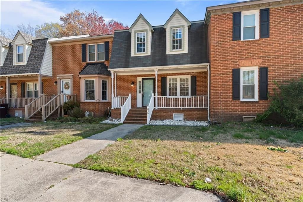 345 Middle Oaks DR, CHESAPEAKE VA 23322 - Main photo