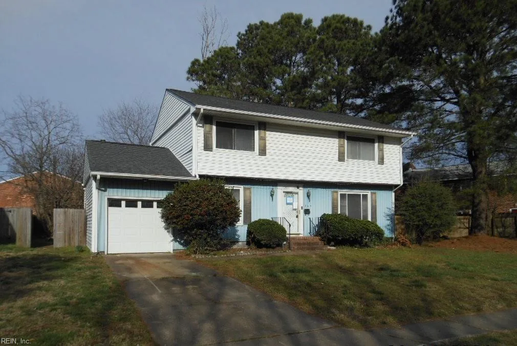207 Swartmore DR, Hampton — 4 bed Residential, 2,000 sqft