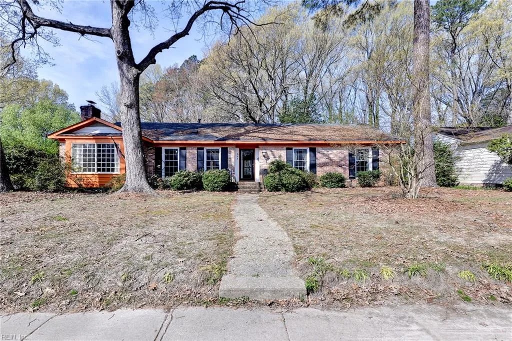 682 Village Green PW, Newport News — 3 bed Residential, 1,875 sqft