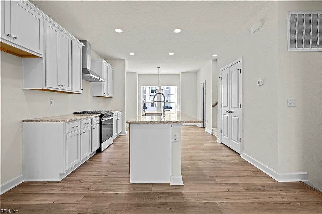 308 Living Water WAY, VIRGINIA BEACH VA 23452 - Photo 5