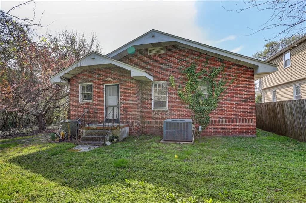 7 South Cypress ST, HAMPTON VA 23669 - Photo 5