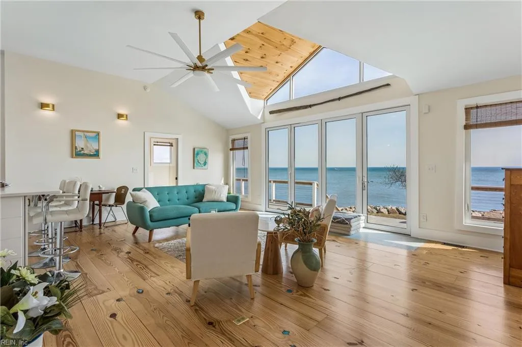 907 Bay Tree Beach RD, SEAFORD VA 23696