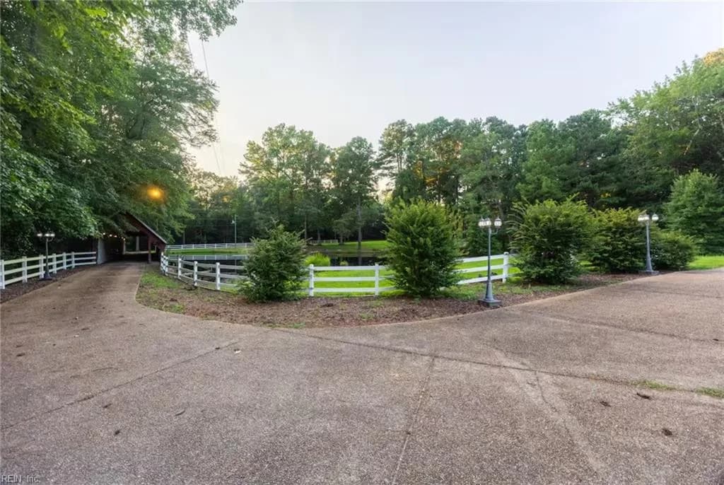 1058 Pine Log RD, SKIPPERS VA 23879 - Photo 5