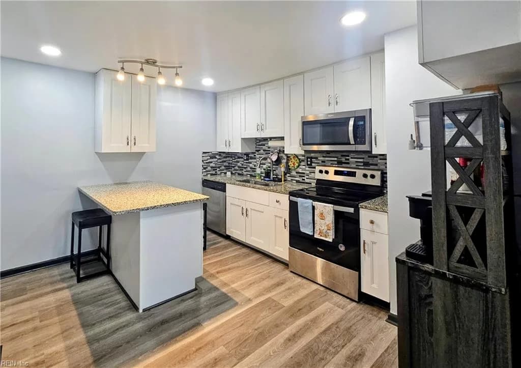 203 Median CIR, PORTSMOUTH VA 23701 - Photo 4