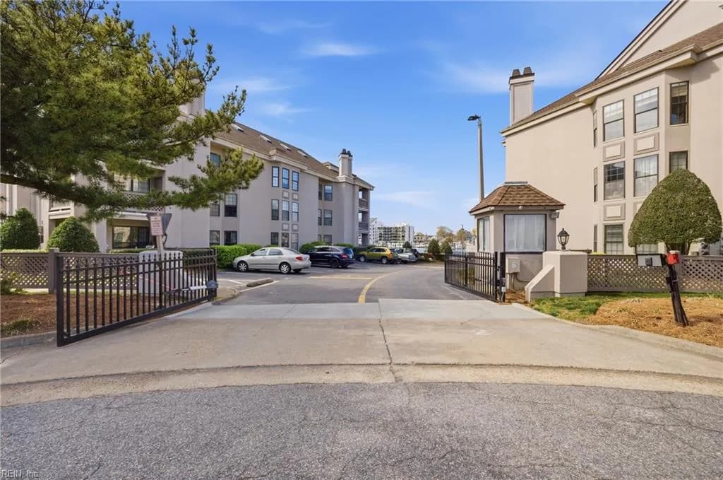 403 Harbour PT #203, VIRGINIABEACH VA 23451 - Photo 4