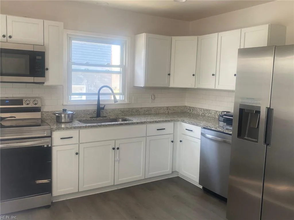 17 Janet DR, HAMPTON VA 23661 - Photo 3