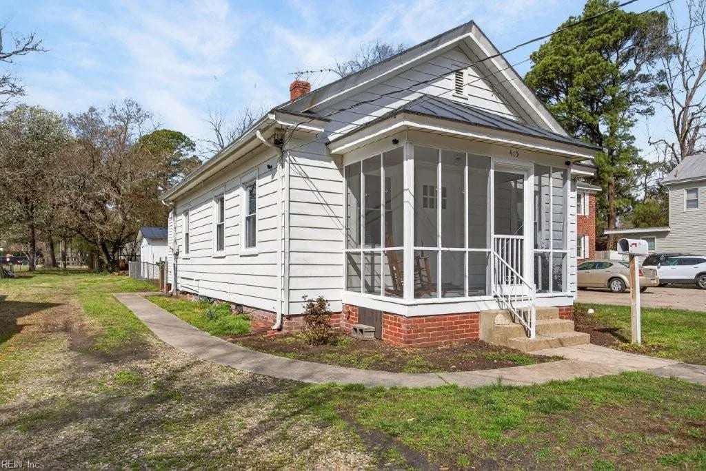 415 Bosley AVE, Suffolk — 2 bed Residential, 808 sqft