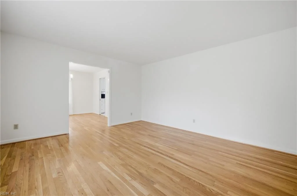 201 Hankins ST, HAMPTON VA 23669 - Photo 5
