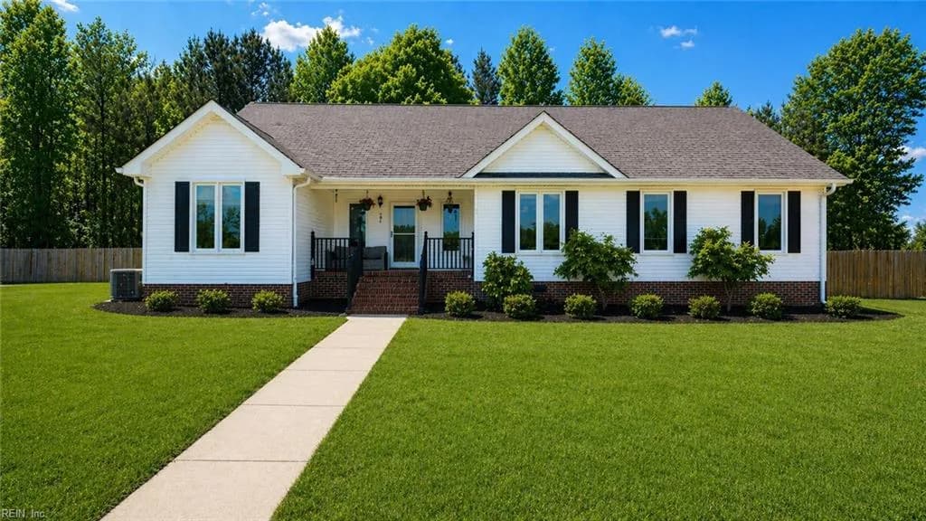 201 Byrd ST, SUFFOLK VA 23434 - Photo 2