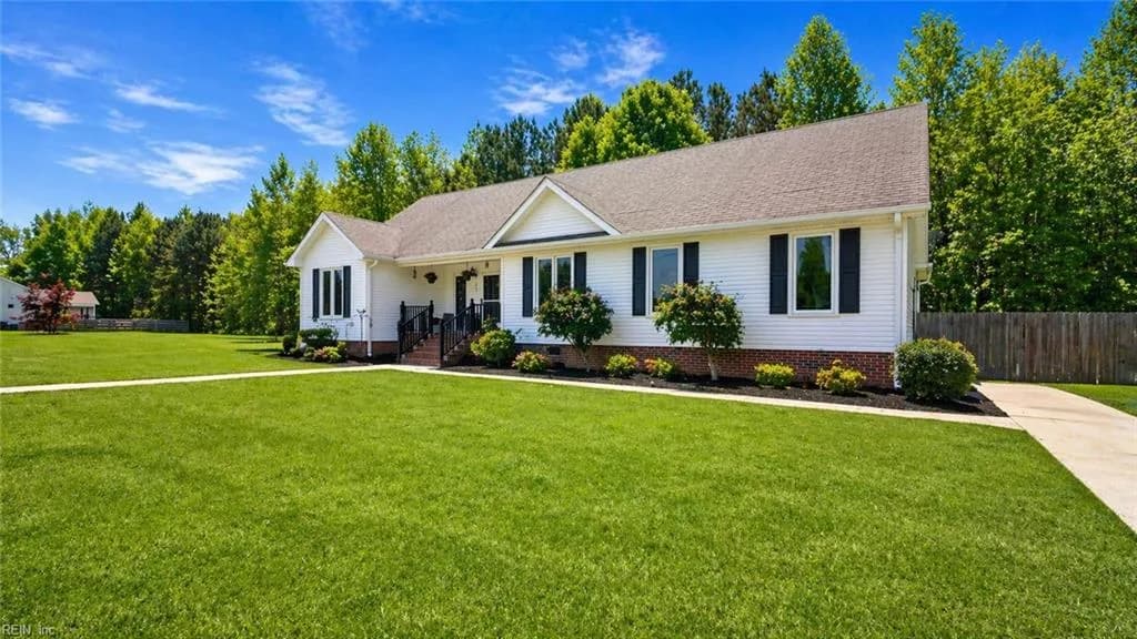 201 Byrd ST, SUFFOLK VA 23434 - Photo 3