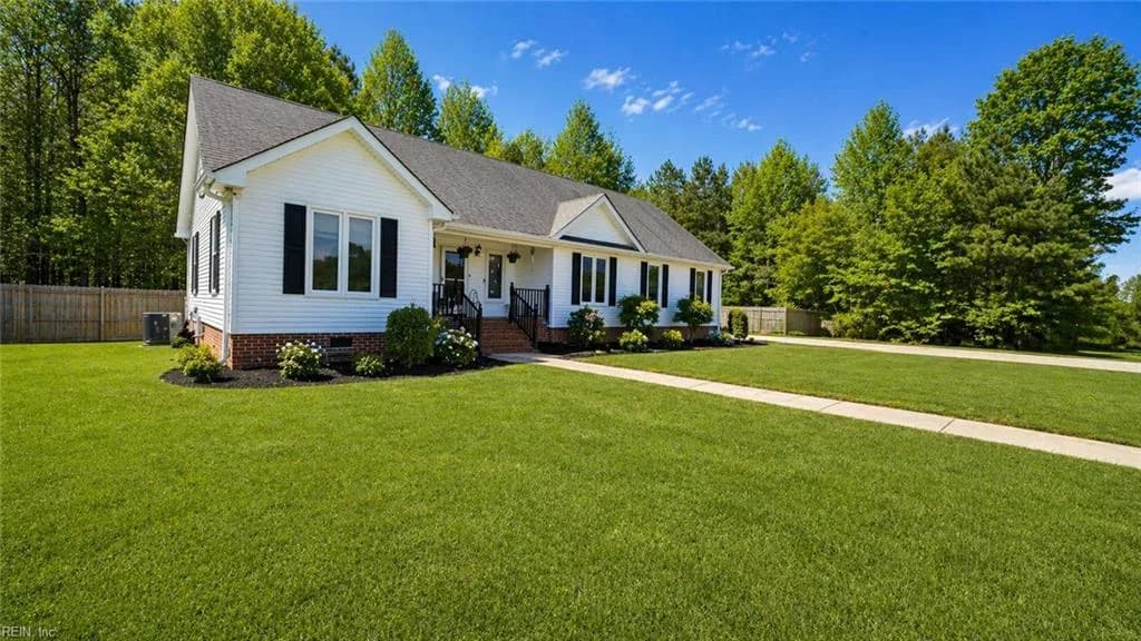 201 Byrd ST, SUFFOLK VA 23434 - Photo 4