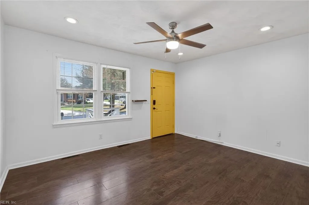 1616 Loren CRES, PORTSMOUTH VA 23701 - Photo 5