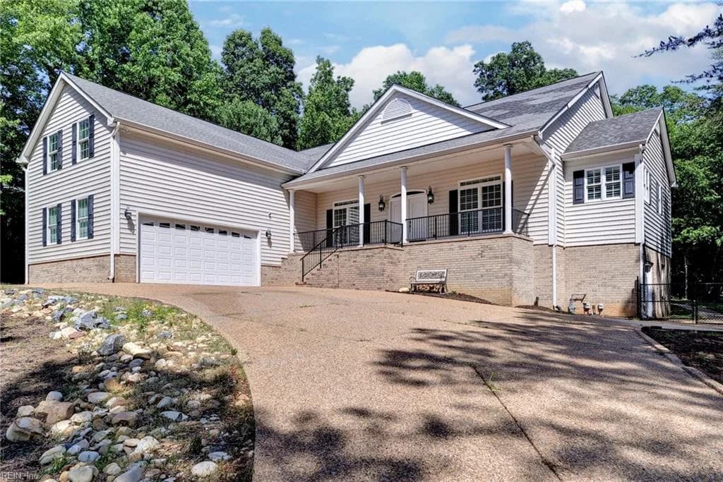 100 Lakewood DR, WILLIAMSBURG VA 23185 - Photo 4