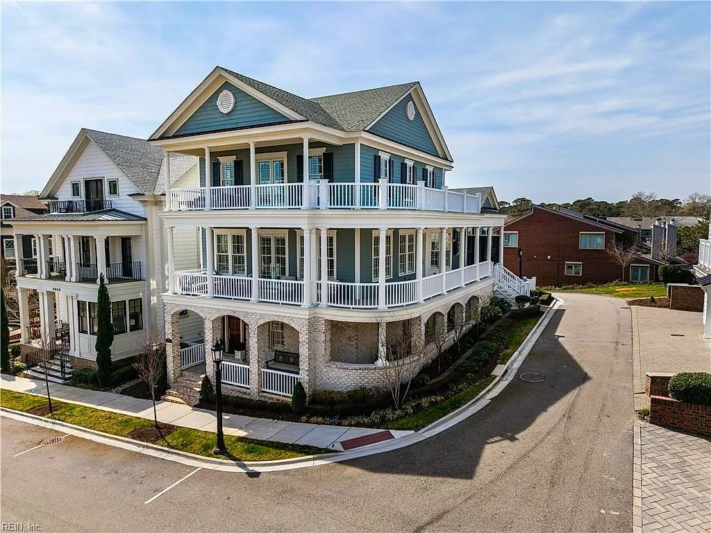 4064 Harlow ST, Virginia Beach — 4 bed Residential, 4,040 sqft