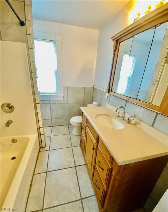 1034 W 35th ST, NORFOLK VA 23508 - Photo 5