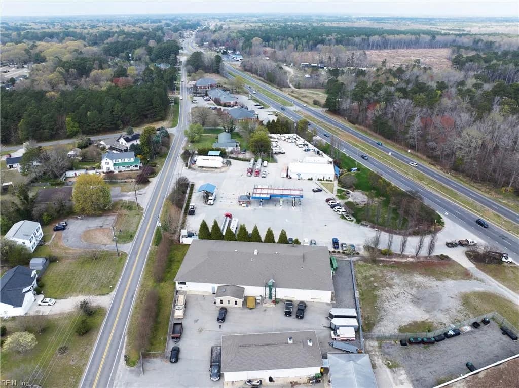 2521 Hayes RD, HAYES VA 23072 - Photo 4