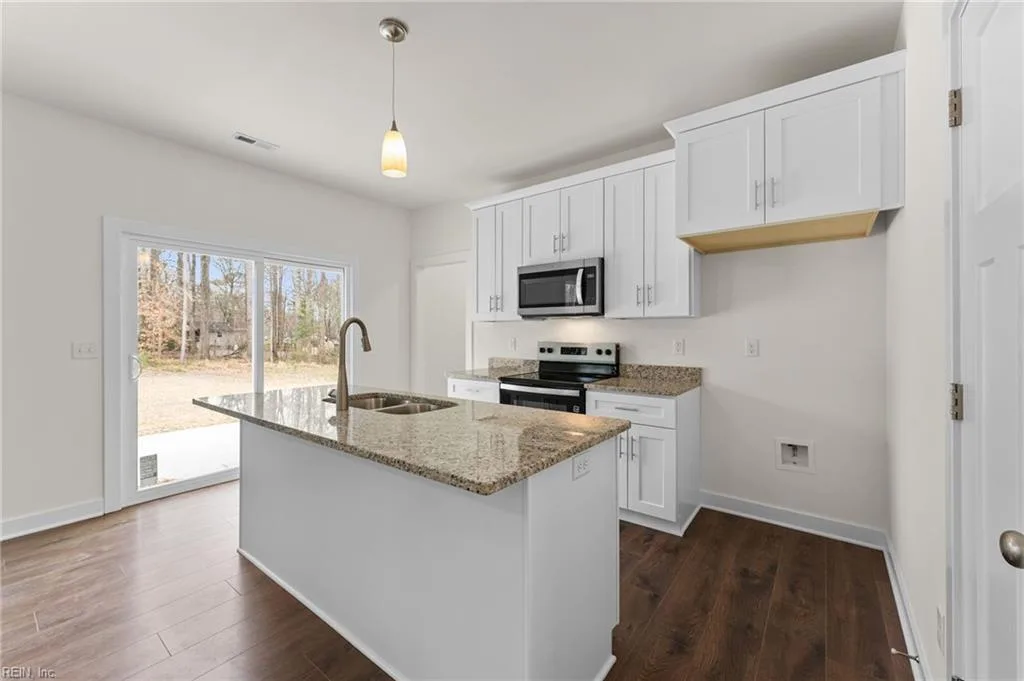8986 Marlfield DR, GLOUCESTER VA 23061 - Photo 3