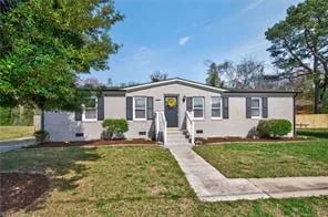 202 Bunch AVE, Suffolk — 3 bed Residential, 1,248 sqft
