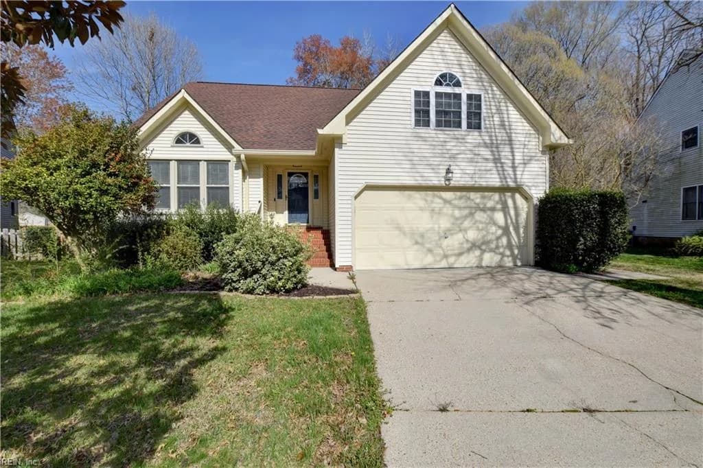 433 Broad Bend CIR, CHESAPEAKE VA 23320 - Main photo