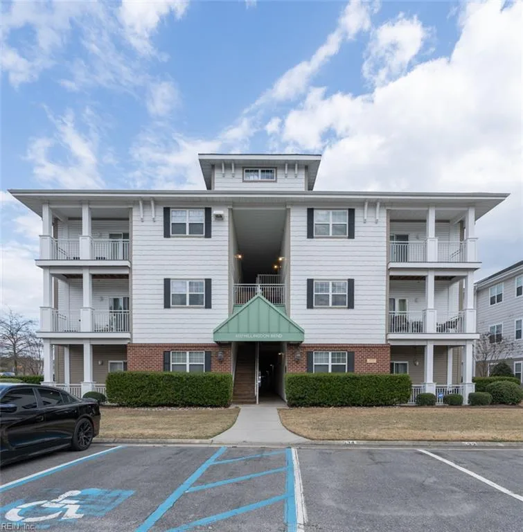 4332 Hillingdon BND #104, Chesapeake — 2 bed Residential, 1,367 sqft