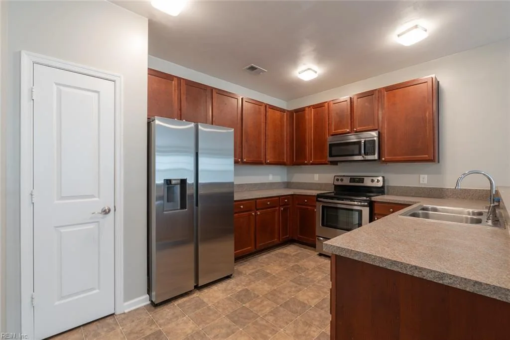 4332 Hillingdon BND #104, CHESAPEAKE VA 23321 - Photo 5