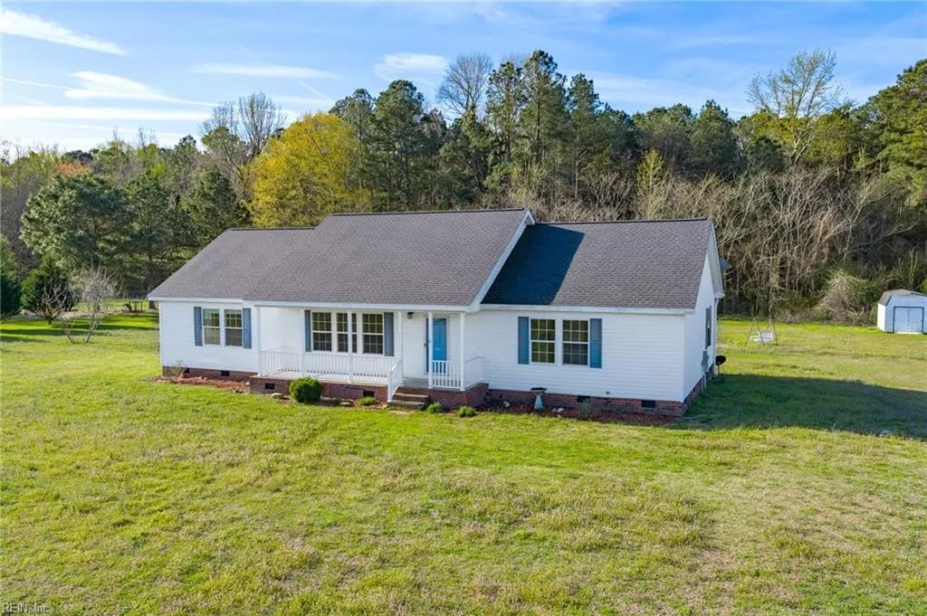 24186 Green Plains RD, EMPORIA VA 23847 - Main photo