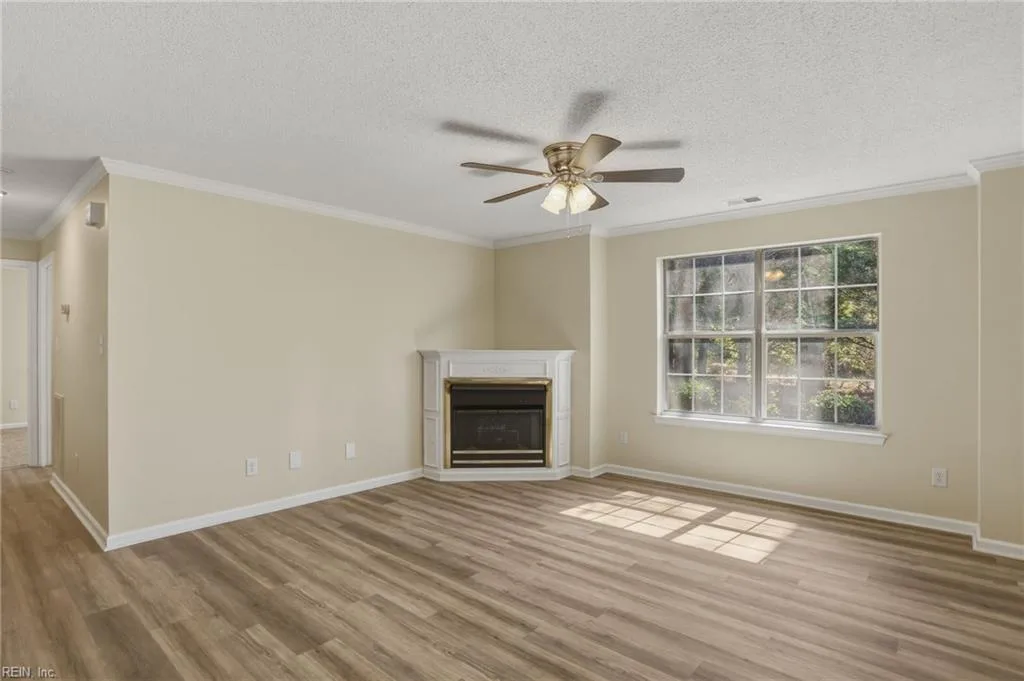333 Gainsborough SQ, CHESAPEAKE VA 23320 - Photo 3