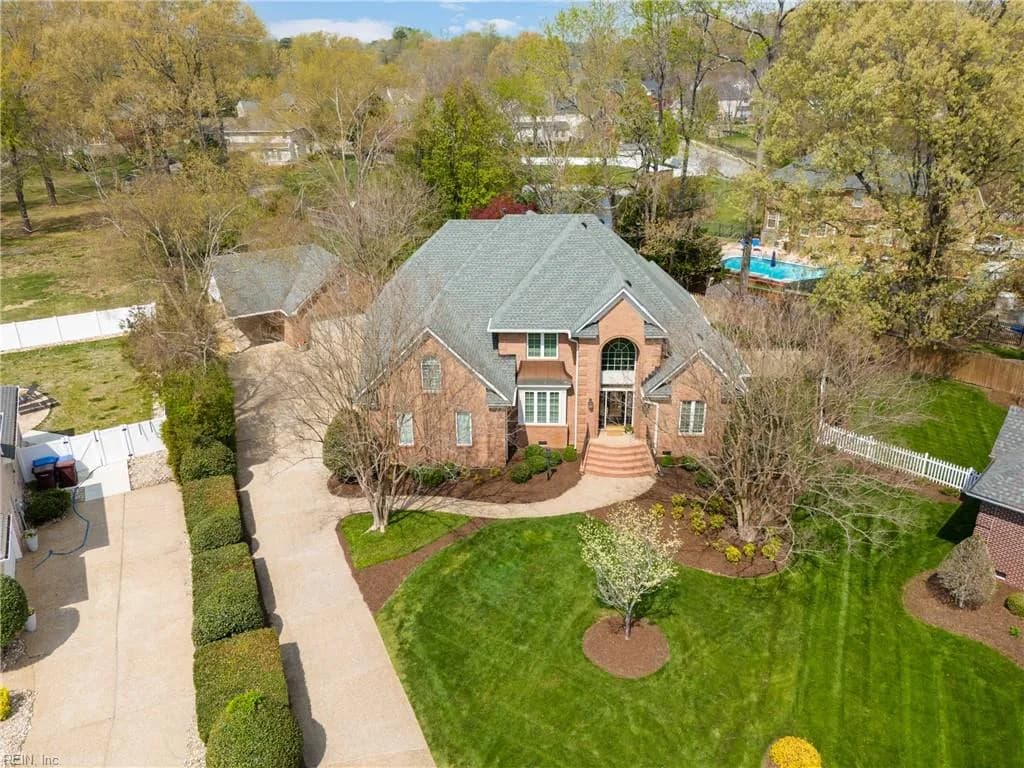 604 Stoneleigh CT, CHESAPEAKE VA 23322 - Photo 3