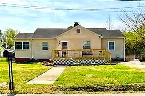 321 Bruce ST, Suffolk — 2 bed Residential, 1,229 sqft