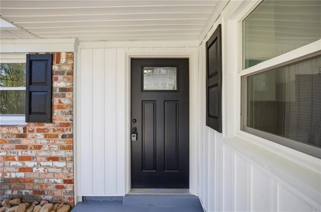 4906 Gulfstream CIR, VIRGINIABEACH VA 23464 - Photo 3