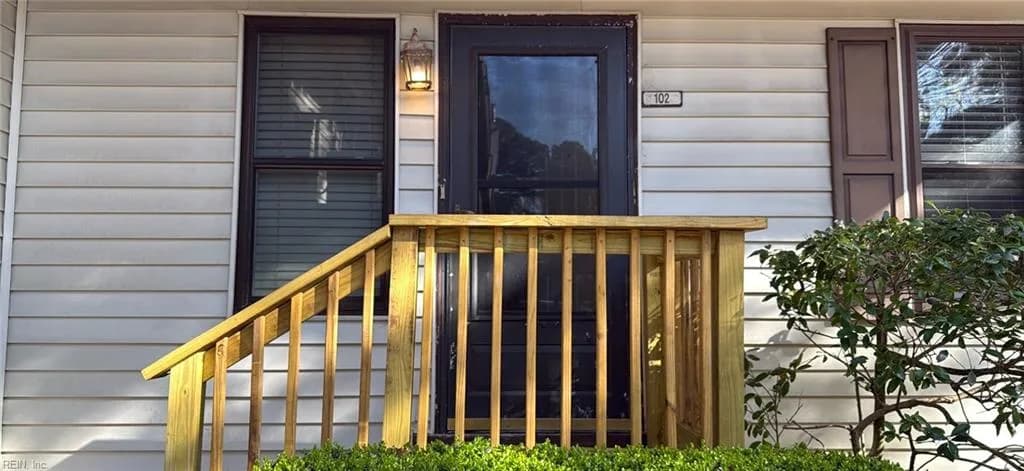 225 A View AVE #102, NORFOLK VA 23503 - Main photo