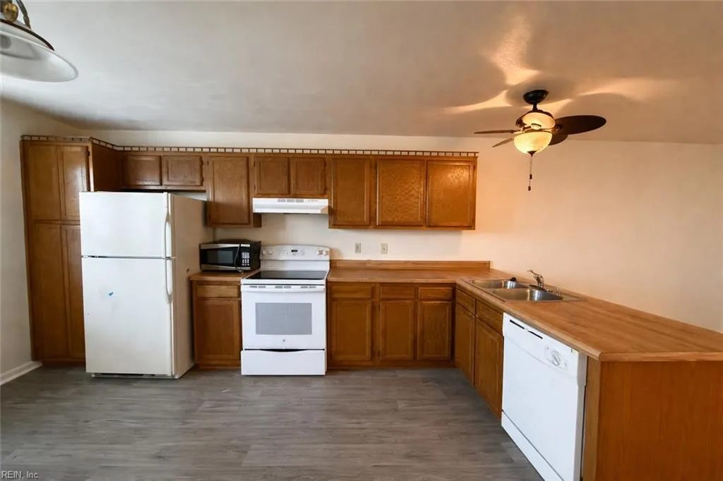 225 A View AVE #102, NORFOLK VA 23503 - Photo 3