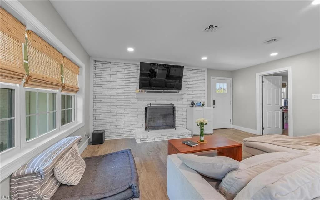 725 N Great Neck RD, VIRGINIABEACH VA 23454 - Photo 5